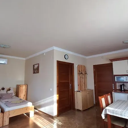 Nefelejcs Fagyizo Es Apartmanhaz Kistolmacs