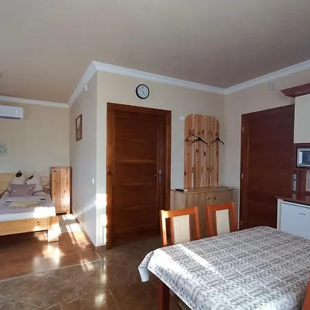 Nefelejcs Fagyizo Es Apartmanhaz * Kistolmacs