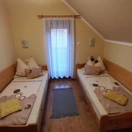 Nefelejcs Fagyizo Es Apartmanhaz Kistolmacs