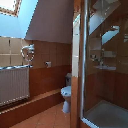 Apartment Nefelejcs Fagyizo Es Apartmanhaz Kistolmacs