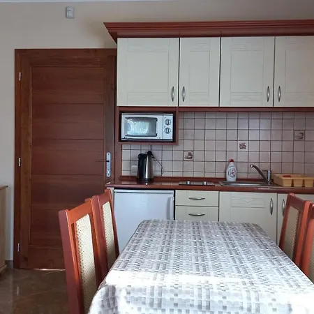 Nefelejcs Fagyizó és Apartamento *
