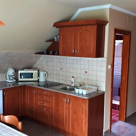 Apartamento Nefelejcs Fagyizó és Kistolmacs