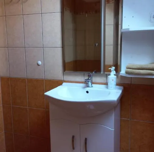 Nefelejcs Fagyizo Es Apartmanhaz Apartament Kistolmacs