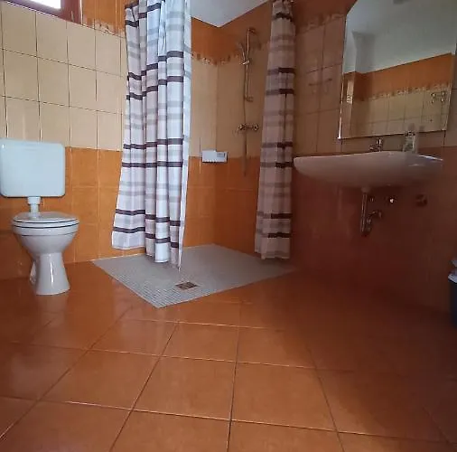 Apartament Nefelejcs Fagyizo Es Apartmanhaz Kistolmacs