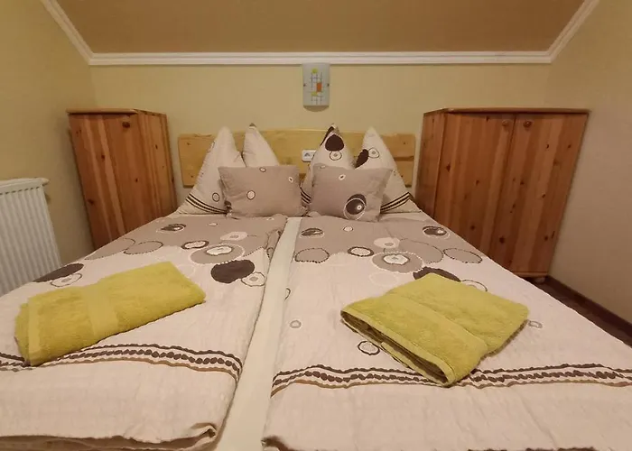Nefelejcs Fagyizo Es Apartmanhaz * Kistolmacs