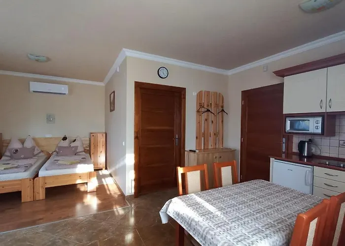 Nefelejcs Fagyizo Es Apartmanhaz * Kistolmacs
