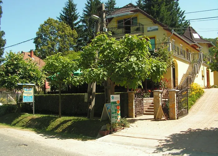Nefelejcs Fagyizo Es Apartmanhaz Apartament *